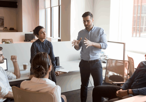 Beneficios de un curso de liderazgo humanista para transformar tu estilo de dirección